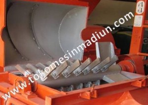 Pisau Pengaduk Mesin Pengolahan Pupuk Organik