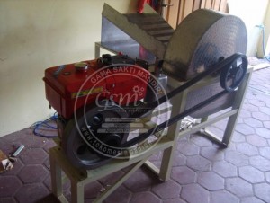 mesin perajang rumput gajah untuk pakan ternak